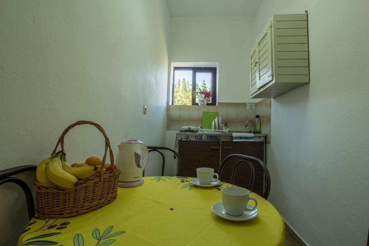 Aggeliki Apartments Dassia By Hotelius Kato Korakiana ภายนอก รูปภาพ
